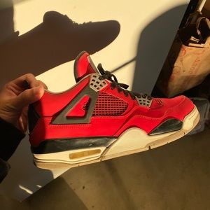 Jordan 4 Toro Bravo